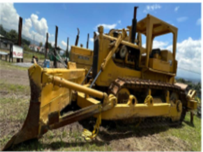 Tractores de Oruga Caterpillar D8H (Quito)