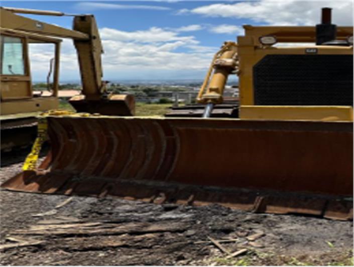 Tractores de Oruga Caterpillar D8H (Quito)