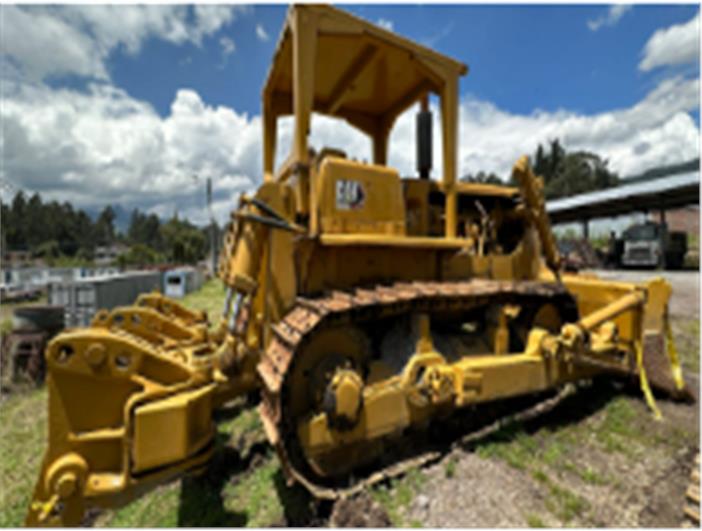 Tractores de Oruga Caterpillar D8H (Quito)