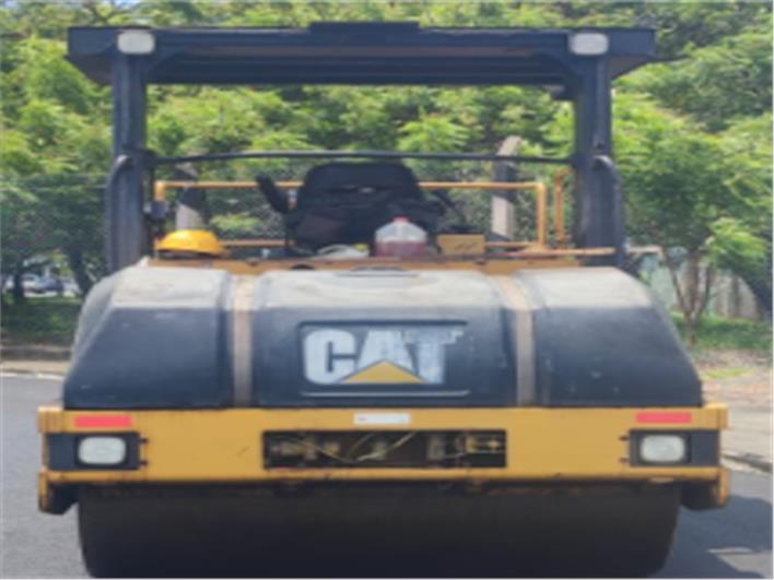 Rodillo Liso doble tambor Caterpillar CB 534C (Quito)