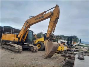 Excavadoras Hyundai R210LC7 (Chone)