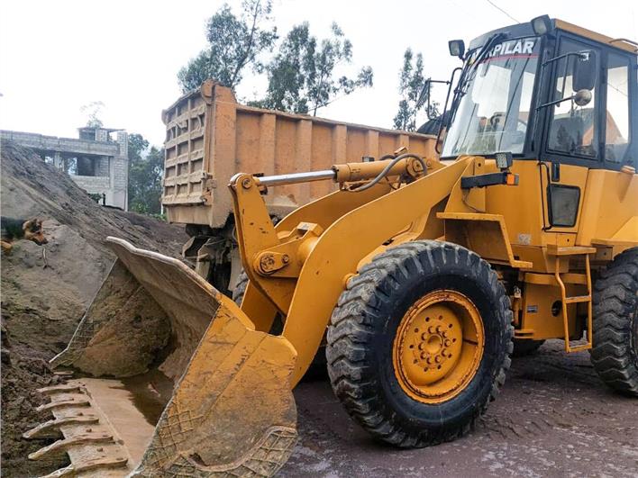 Cargadoras Caterpillar 910F (Guaranda)