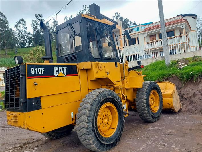 Cargadoras Caterpillar 910F (Guaranda)