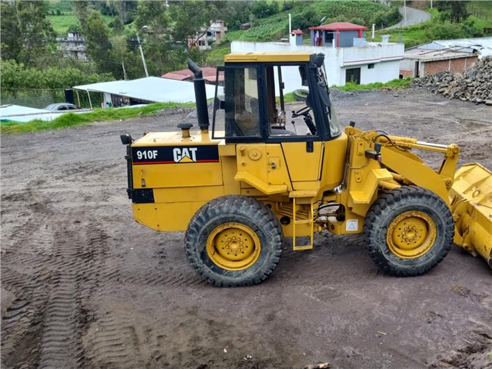 Cargadoras Caterpillar 910F (Guaranda)