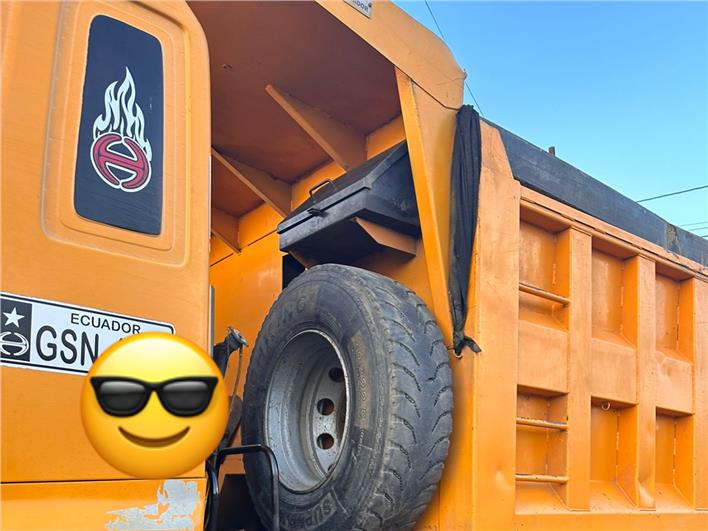 Volquetas Hino FM 2635 (Guayaquil)