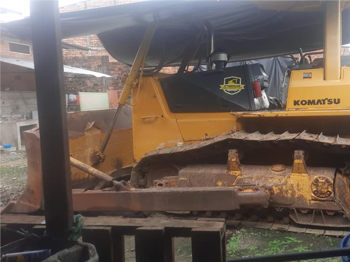 Tractores de Oruga Komatsu D65EX (La Troncal)