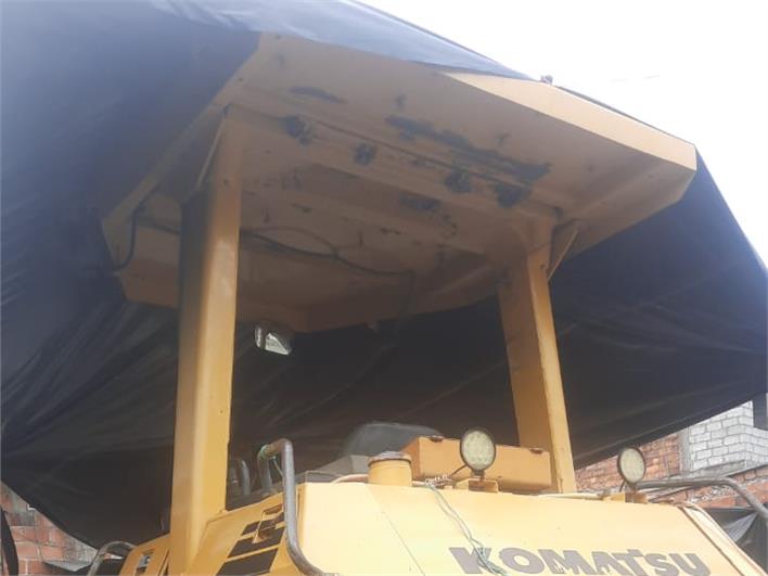 Tractores de Oruga Komatsu D65EX (La Troncal)