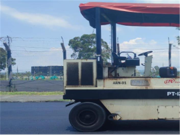 Rodillo Neumático Ingersoll Rand PT125R (Quito)