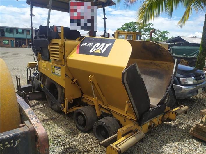 Finisher Caterpillar AP 300 (Lago Agrio)