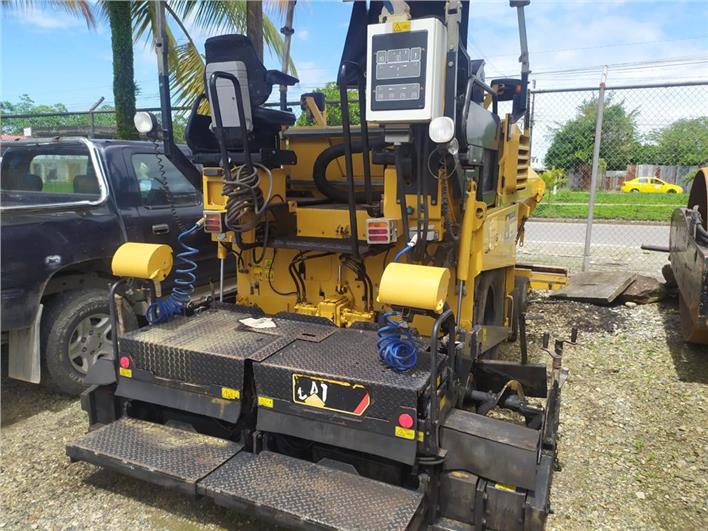 Finisher Caterpillar AP 300 (Lago Agrio)