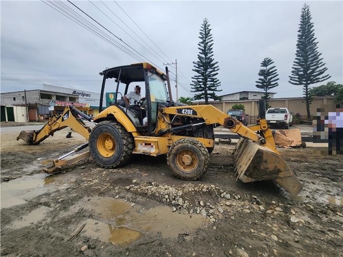Retroexcavadoras Caterpillar 420E (El Triunfo)