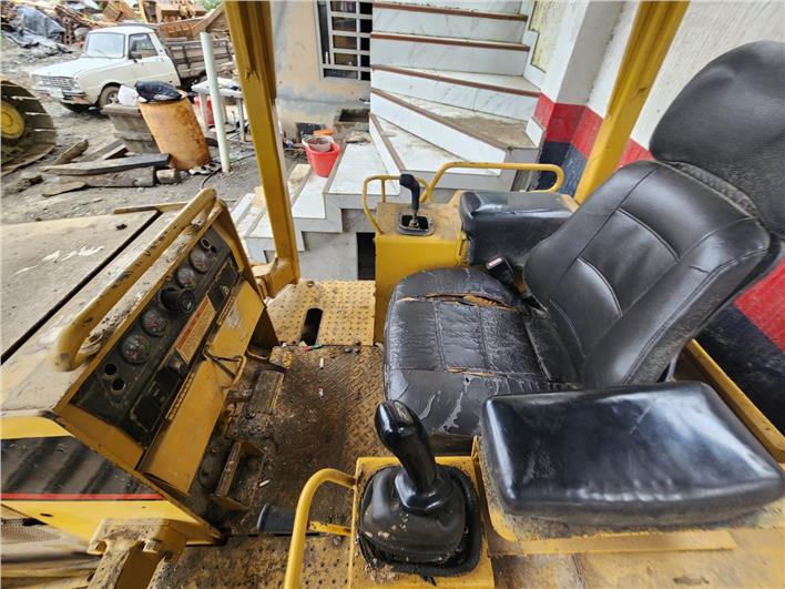 Tractores de Oruga Caterpillar D4C (El Triunfo)