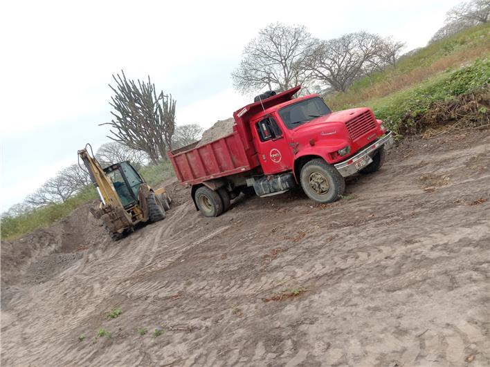 Volquetas International 4700 (Manta)