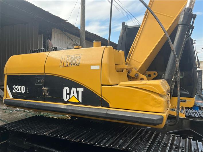 Excavadoras Caterpillar 320 DL (B.Aerea.deTaura)