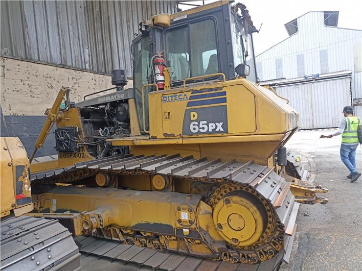 Tractores de Oruga Komatsu D65 PX (Guayaquil)