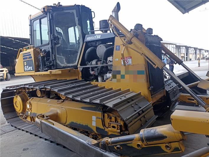 Tractores de Oruga Komatsu D65 PX (Guayaquil)