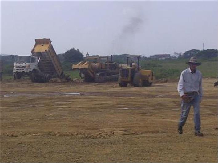 Tractores de Oruga Komatsu 155AX5 (Guayaquil)