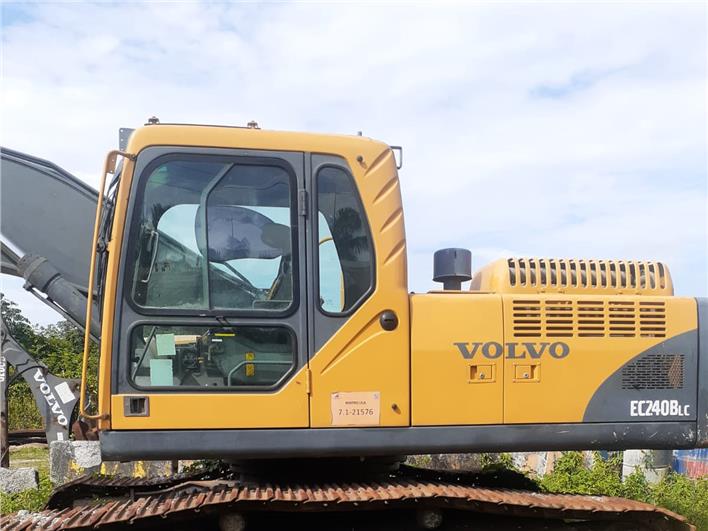 Excavadoras Volvo EC240B (Guayaquil)
