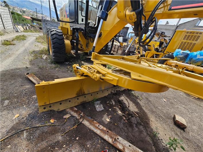 Motoniveladoras Caterpillar 140K (Ambato)