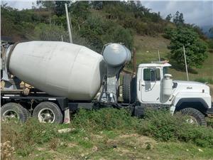 Mixers Mack RD690S (Loja)