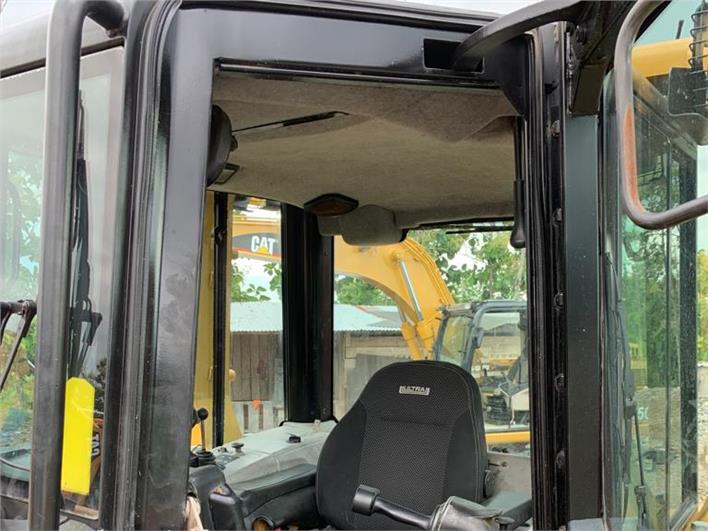 Tractores de Oruga Caterpillar D6N LGP (La Troncal)