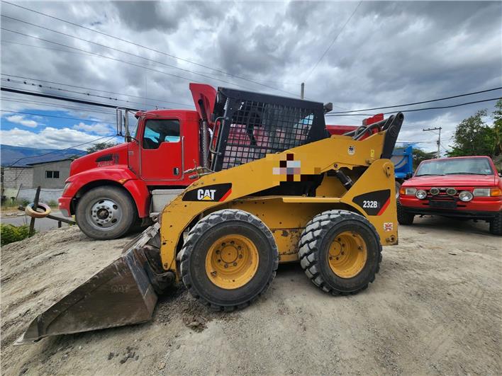 Minicargadores Caterpillar 232 B2 (Cuenca)
