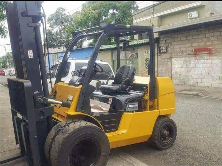 Montacargas Caterpillar 4 ton (Guayaquil)