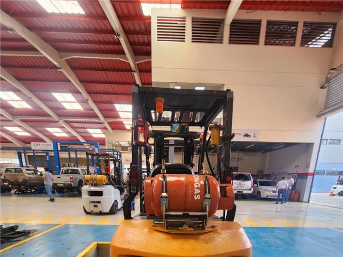 Montacargas Komatsu 2.5 ton (Guayaquil)