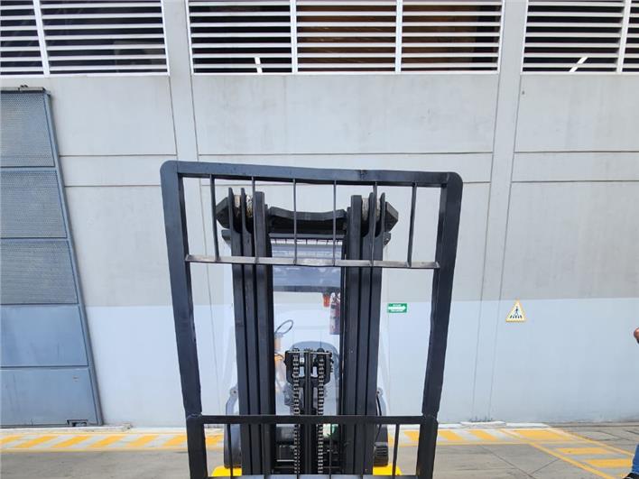 Montacargas Komatsu 2.5 ton (Guayaquil)