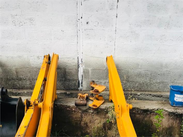 Retroexcavadoras JCB 3 C PLUS (Quito)