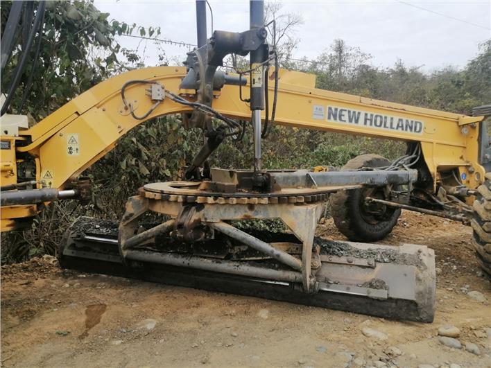 Motoniveladoras New Holland RG 140B (Zapotillo)