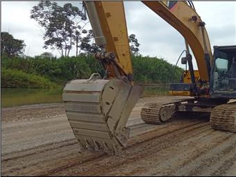 Excavadoras Caterpillar 320 DL (Ambato)