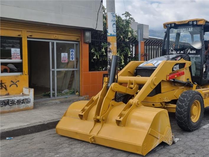 Retroexcavadoras Caterpillar 420 E (Cayambe)