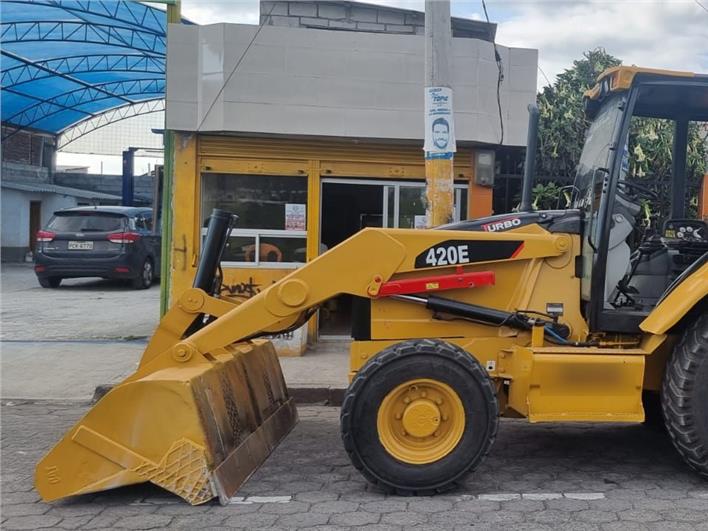 Retroexcavadoras Caterpillar 420 E (Cayambe)