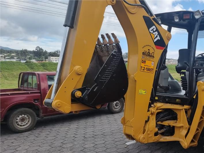 Retroexcavadoras Caterpillar 420 E (Cayambe)