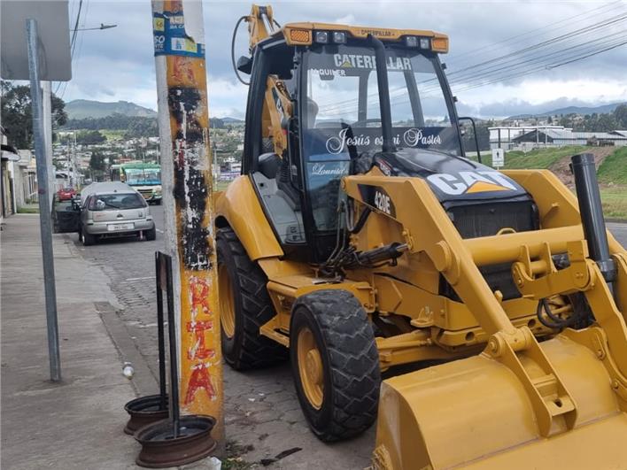 Retroexcavadoras Caterpillar 420 E (Cayambe)
