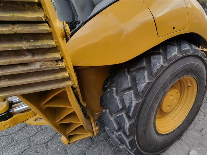 Retroexcavadoras Caterpillar 420 E (Cayambe)