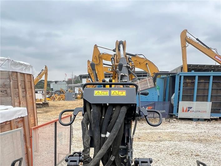 Accesorios - Brazos hidráulico Caterpillar BH150 (Guayaquil)