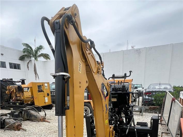 Accesorios - Brazos hidráulico Caterpillar BH150 (Guayaquil)