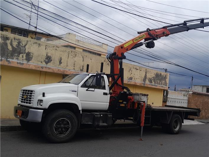 Elevador de Canastilla Kenworth 20 mts (Quito)
