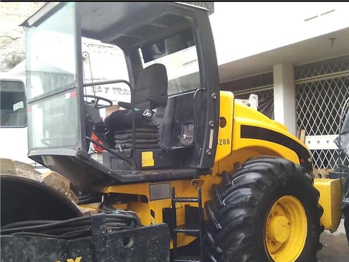 Compactadores JCB VM 115 12 toneladas (Quito)