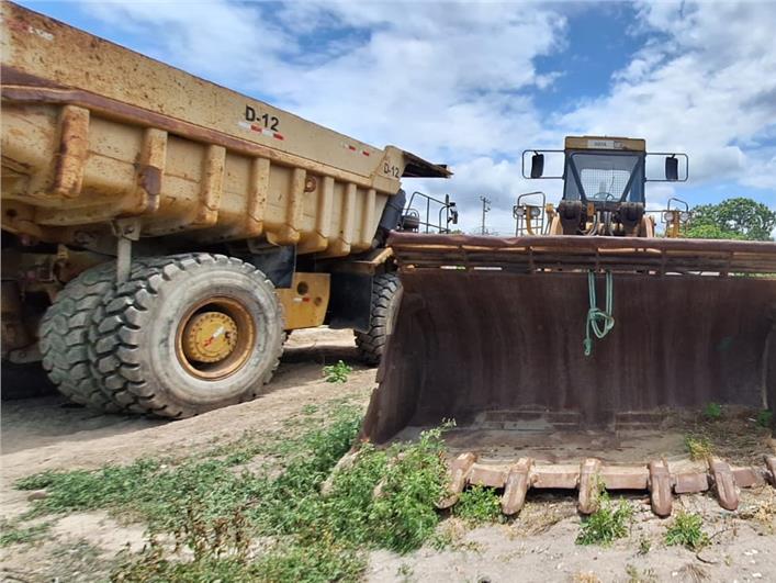 Cargadoras Caterpillar 988B (Manta)