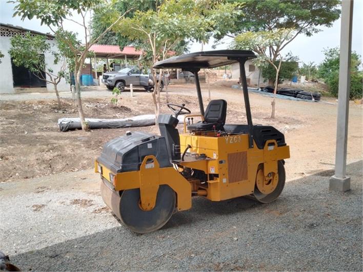 Rodillo Liso doble tambor Crucking YZC3 3ton (Guayaquil)