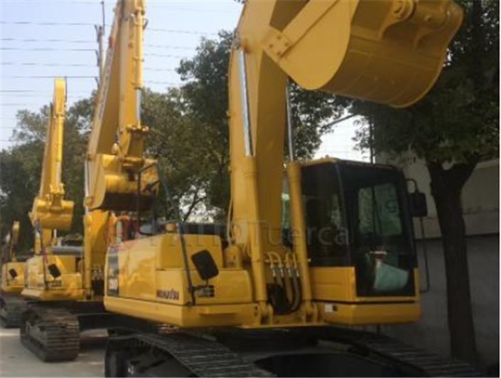 Excavadoras  Komatsu PC 200 (Cuenca)