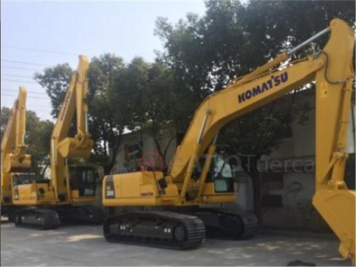 Excavadoras  Komatsu PC 200 (Cuenca)
