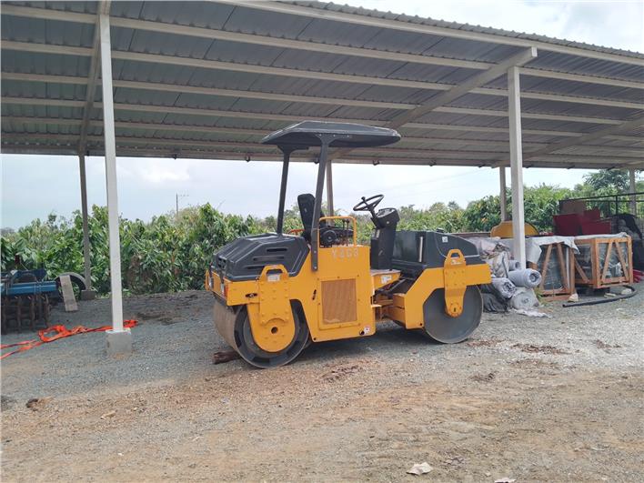 Rodillo Liso doble tambor Crucking YZC3 (Guayaquil)