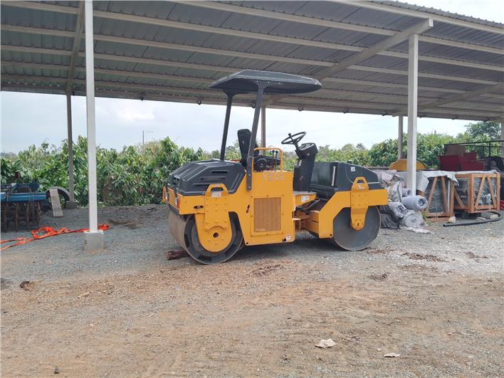 Rodillo Liso doble tambor Crucking YZC3 (Guayaquil)