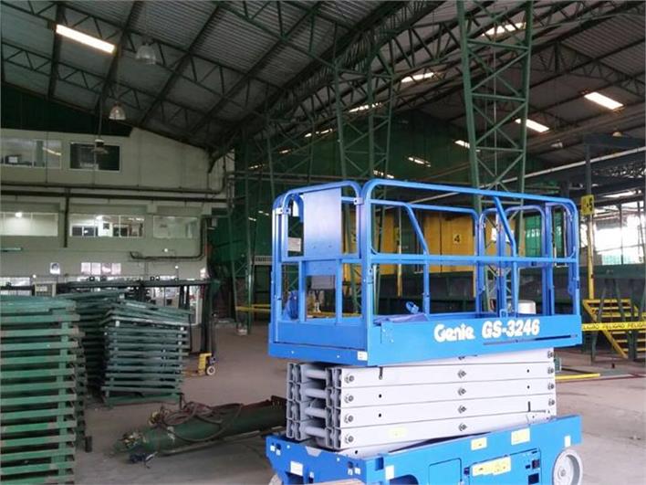 Elevadores personales Genie GS-3246 (Guayaquil)