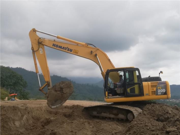 Excavadoras Komatsu Komatsu PC 200-8 (Machala)
