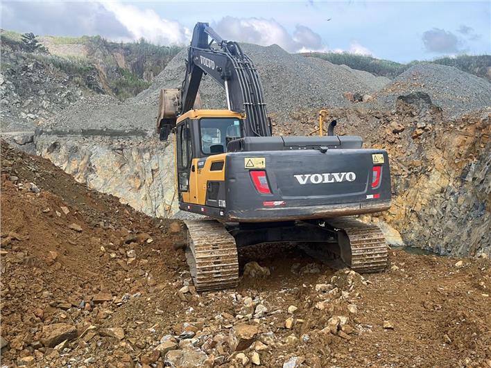 Excavadoras Volvo EC210DL (Guayaquil)